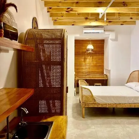 Bohemian Moderns Style Living- Free Pool- Pet Friendly Apartment